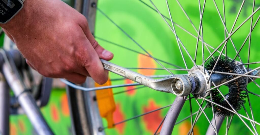 How to Use a Tire Lever Effectively